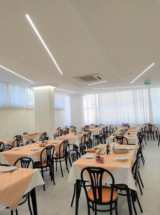 Hotel Madrid Rimini Dış mekan fotoğraf