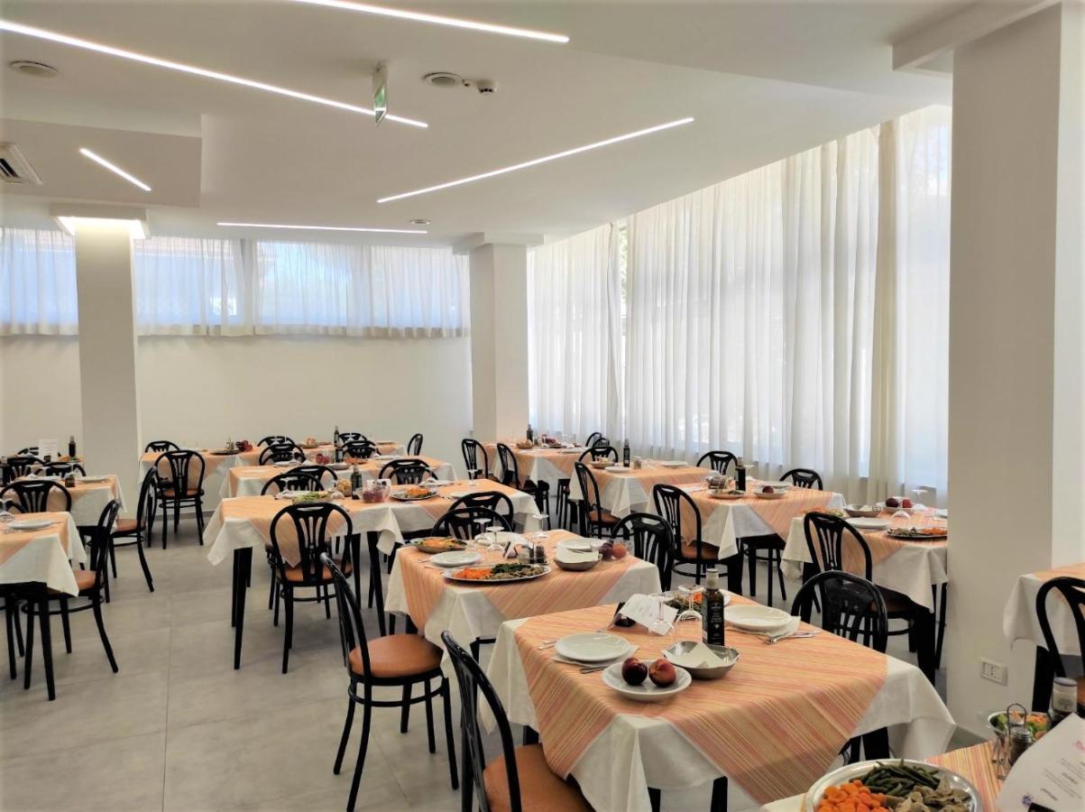 Hotel Madrid Rimini Dış mekan fotoğraf