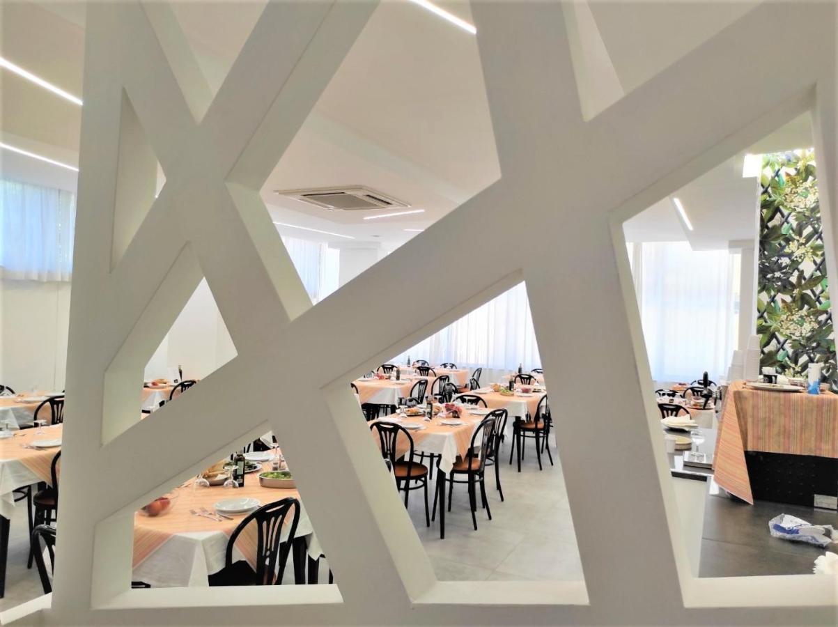 Hotel Madrid Rimini Dış mekan fotoğraf