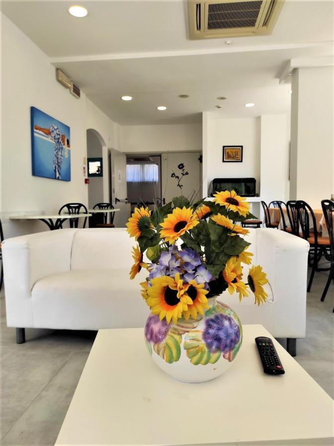 Hotel Madrid Rimini Dış mekan fotoğraf