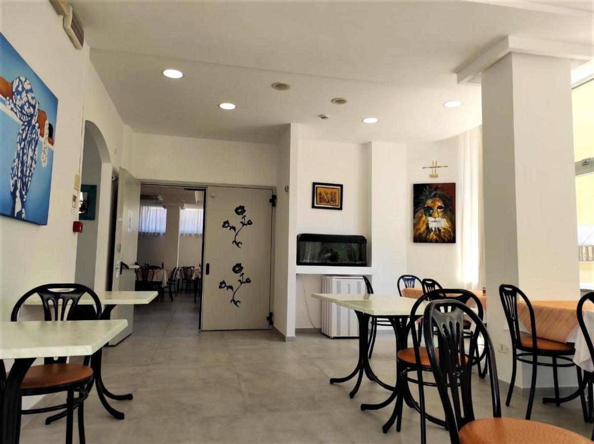 Hotel Madrid Rimini Dış mekan fotoğraf