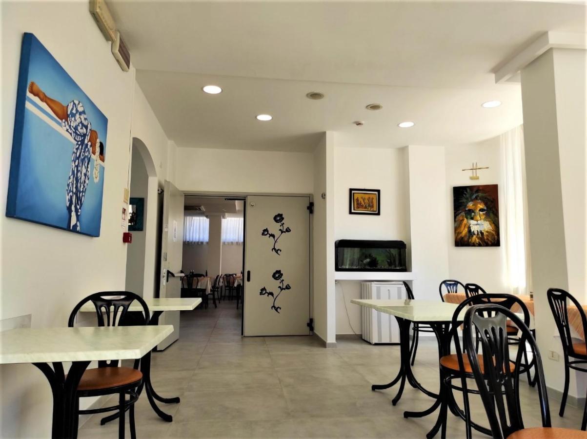 Hotel Madrid Rimini Dış mekan fotoğraf