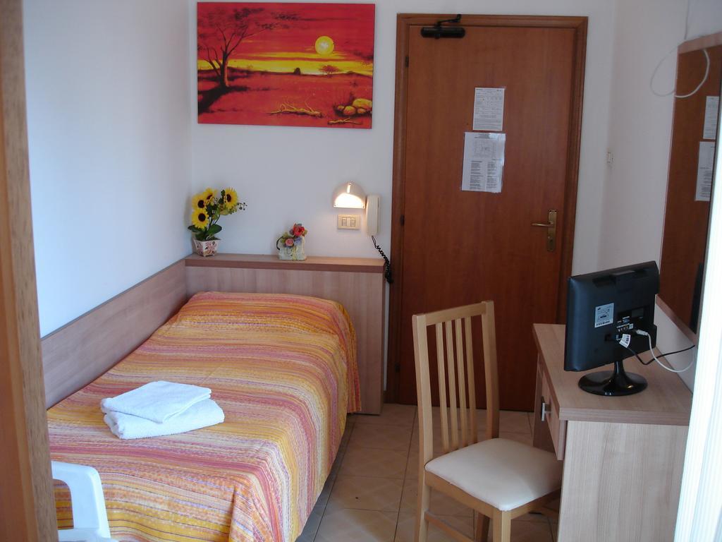 Hotel Madrid Rimini Dış mekan fotoğraf