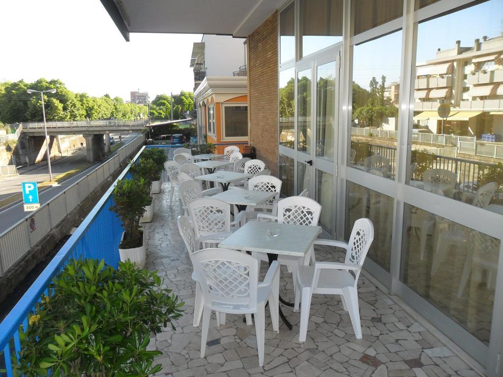 Hotel Madrid Rimini Oda fotoğraf