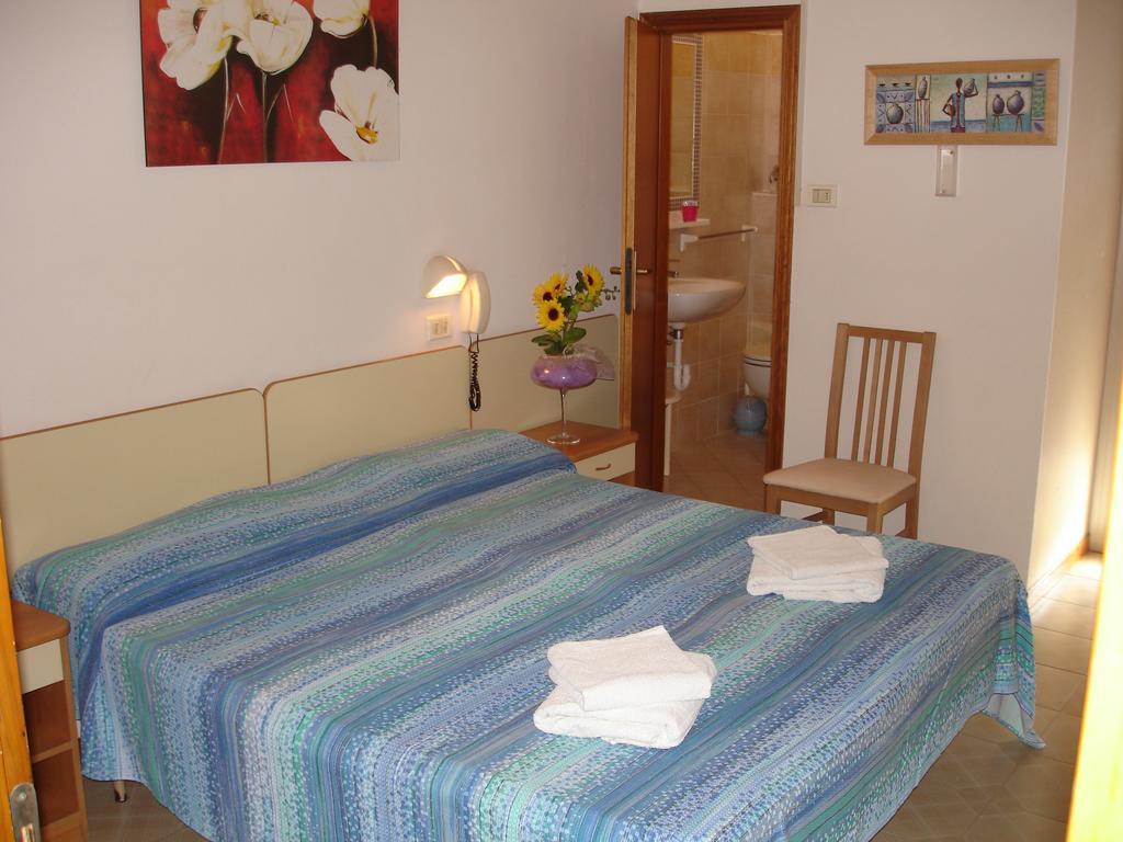 Hotel Madrid Rimini Dış mekan fotoğraf