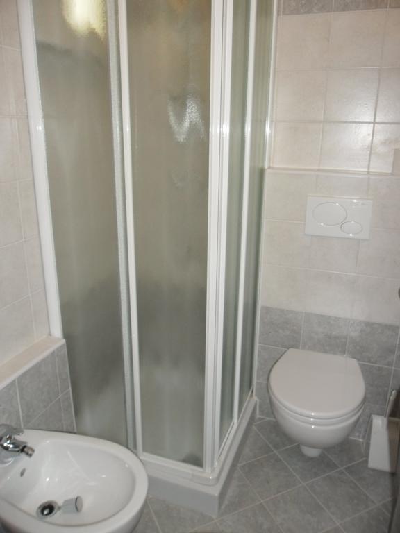 Hotel Madrid Rimini Oda fotoğraf