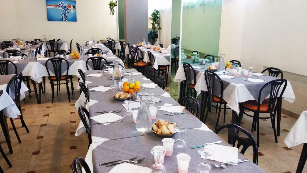 Hotel Madrid Rimini Dış mekan fotoğraf