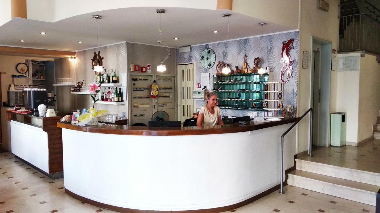 Hotel Madrid Rimini Dış mekan fotoğraf
