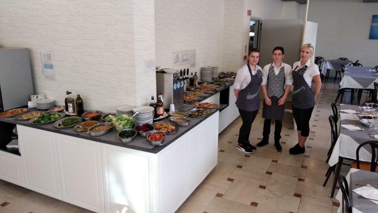 Hotel Madrid Rimini Dış mekan fotoğraf